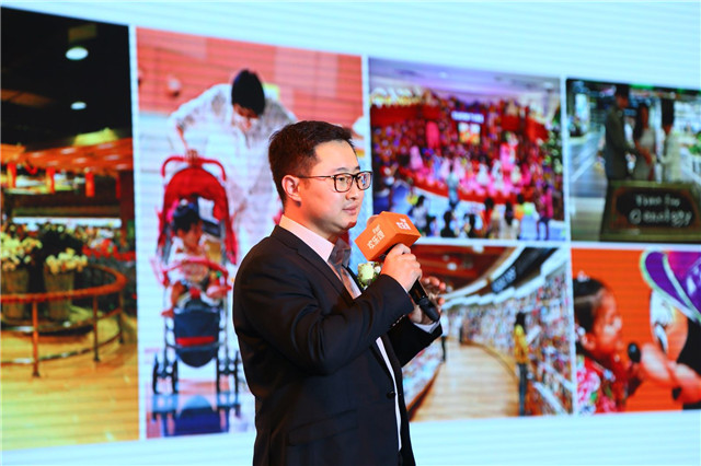 华润置地哈尔滨欢乐颂管理中心副总经理王焕诚先生做项目发布