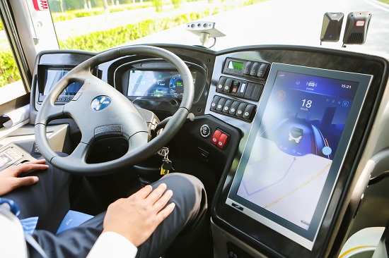 武汉CBD成为全国首个市中心自动驾驶测试区
