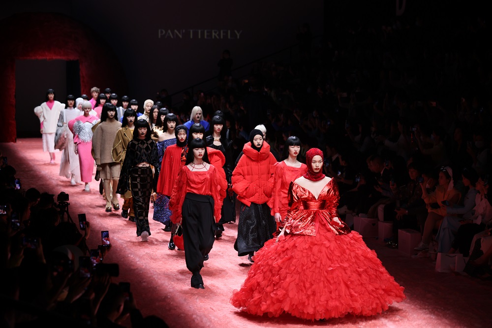 高级时装品牌PAN’TTERFLY 上海时装周发布2021秋冬系列 