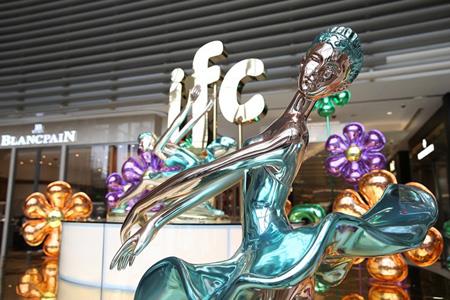 上海ifc商场开启夏日绚丽芭蕾艺术展