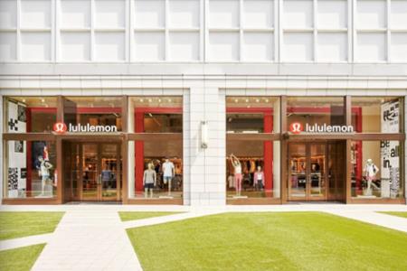 lululemon开出亚洲最大旗舰店，全方位奋起直追Nike