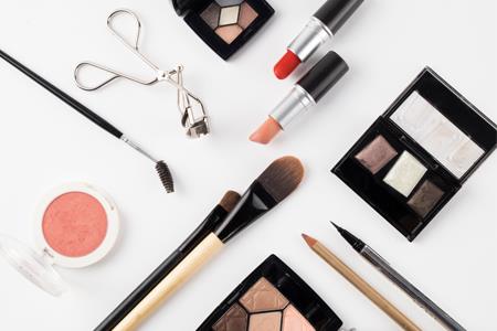泡泡玛特在安徽成立贸易新公司 经营范围涉及化妆品零售