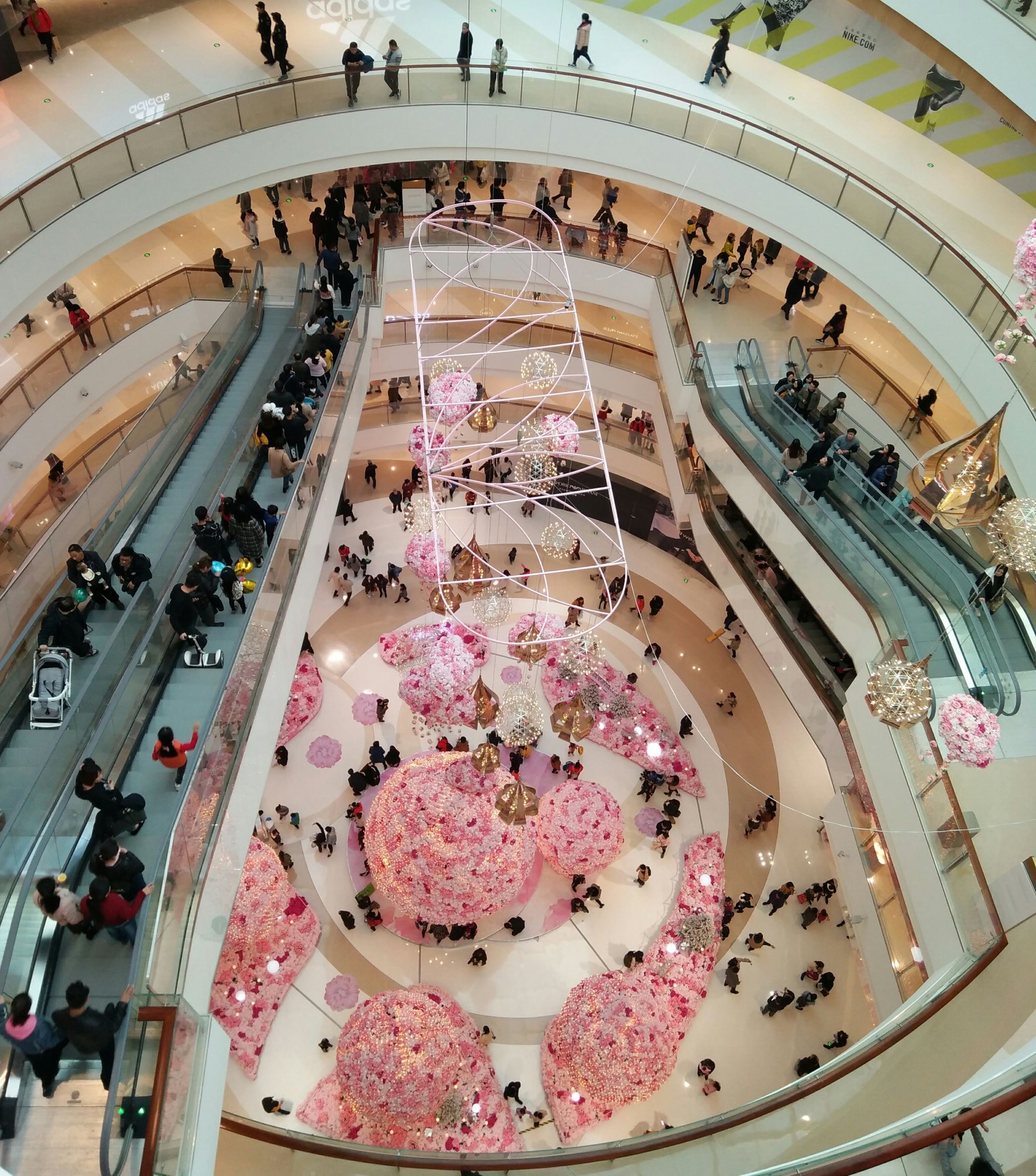 正弘城是集大型购物中心,5a甲级写字楼,高端服务式公
